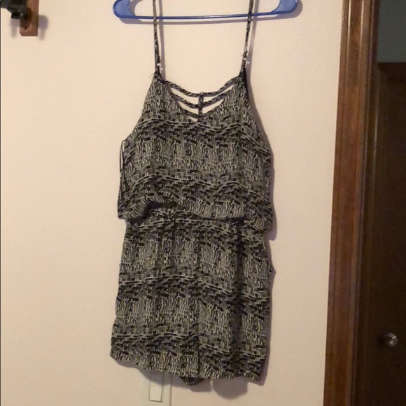 Romper - Picture 1 of 2